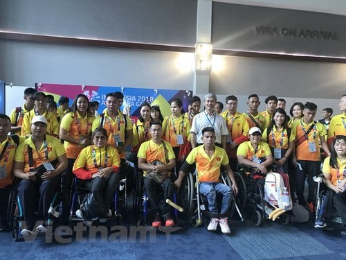 아시아 장애인 아시아 경기대회: 베트남 장애인 체육 대표단 인도네시아로 출발 - ảnh 1