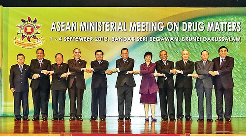 ASEAN looks towards a drug-free region by 2015 - ảnh 1
