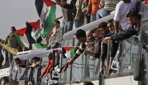 Israel passes bill to halt release of Palestinian prisoners - ảnh 1