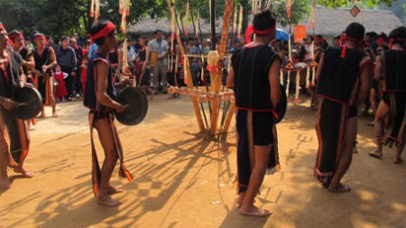 Gong performances of the Bahnar at Vietnam Museum of Ethnology  - ảnh 5
