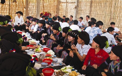Singulares festivales culturales de las minorías étnicas en Lai Chau - ảnh 3