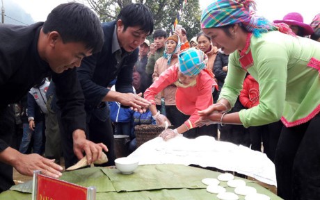 Singulares festivales culturales de las minorías étnicas en Lai Chau - ảnh 2