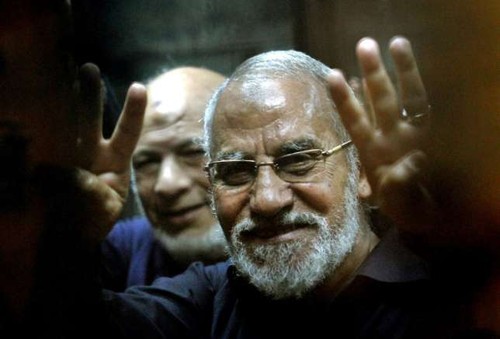 Egipto reduce a cadena perpetua sentencia de guía supremo de Hermanos Musulmanes - ảnh 1