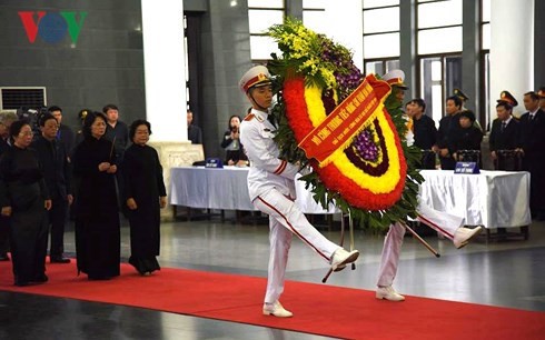 Efectúan acto fúnebre en memoria del presidente vietnamita Tran Dai Quang - ảnh 6