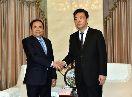 Delegación del Frente de la Patria de Vietnam visita China - ảnh 1