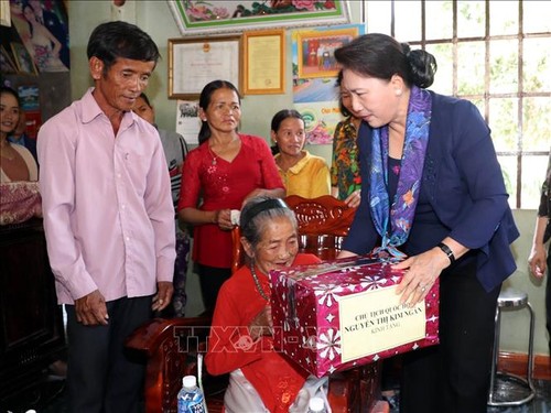 Jefa parlamentaria realiza visita de trabajo en Binh Thuan - ảnh 1