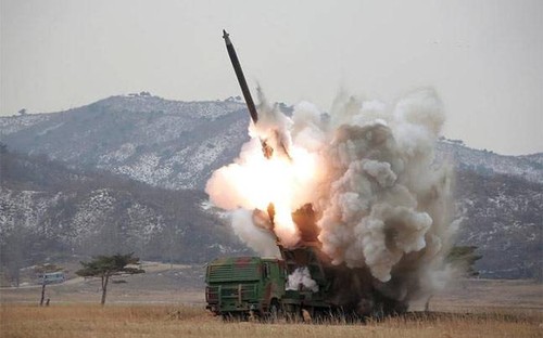 Corea del Norte lanza varios proyectiles de corto alcance - ảnh 1