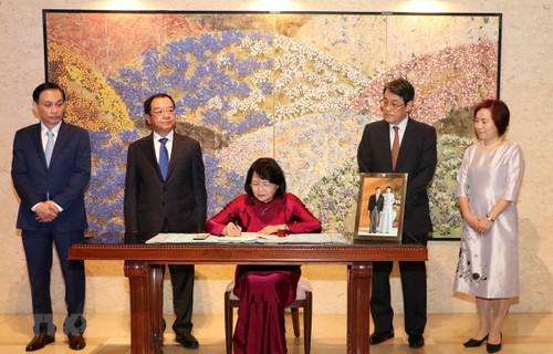Vicepresidenta vietnamita congratula al nuevo emperador japonés - ảnh 1