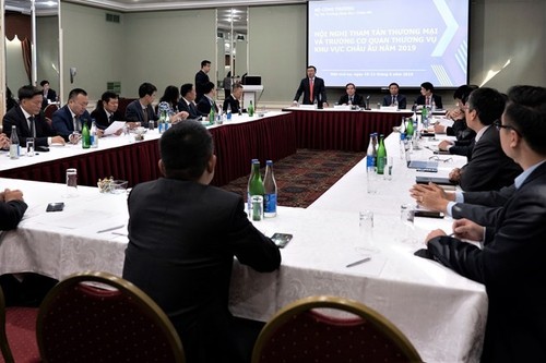 Efectúan conferencia de consejeros comerciales de Vietnam en Europa - ảnh 1