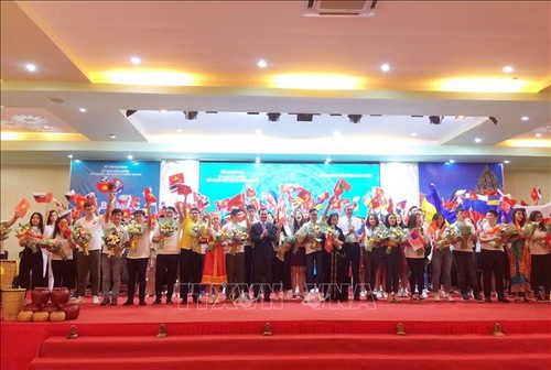 Concluye Campamento Veraniego de Vietnam para jóvenes residentes en el exterior - ảnh 1