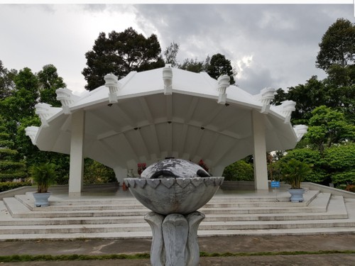 Visitan la zona de reliquias en homenaje al padre del presidente Ho Chi Minh - ảnh 2