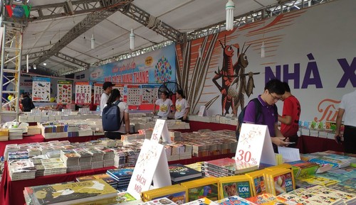 Inauguran VI Feria del Libro Hanói - ảnh 1