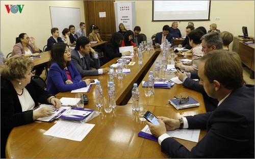 Efectúan coloquio sobre papel de Vietnam en la cooperación entre Rusia y Asean - ảnh 1