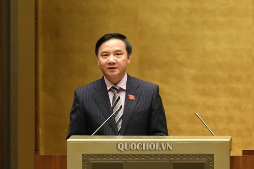 Parlamento de Vietnam examina borrador de enmiendas a la Ley de Funcionarios y Empleados Públicos - ảnh 1