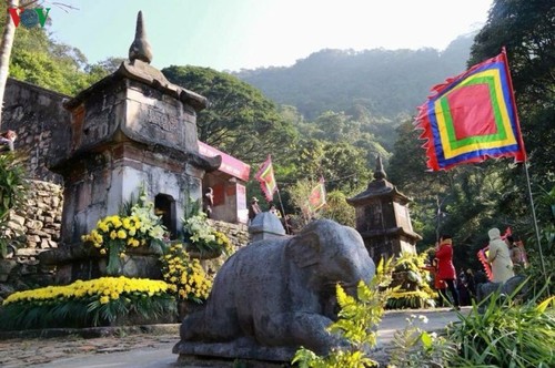 Pagoda de Ngoa Van, lugar sagrado para budistas vietnamitas - ảnh 2