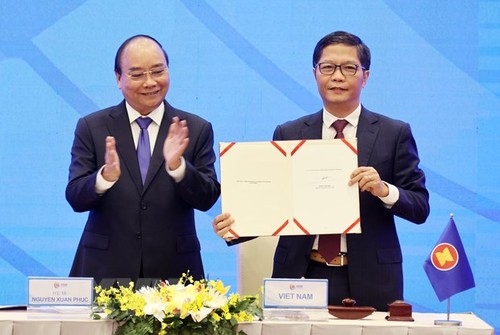 Prensa internacional alaba papel de Vietnam en el éxito de la Asean en 2020 - ảnh 1