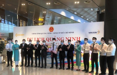 Vietnam Airlines reanuda los vuelos a aeropuerto internacional de Van Don - ảnh 1