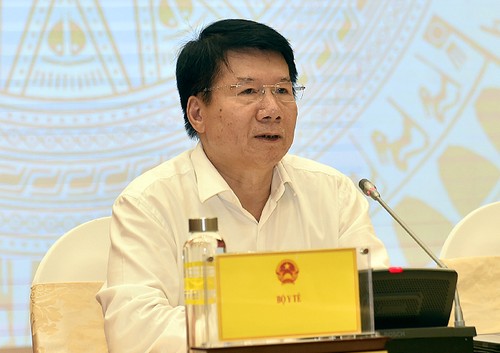 Ministerio de Salud Pública de Vietnam considera la implementación de "pasaporte de vacunación" - ảnh 1