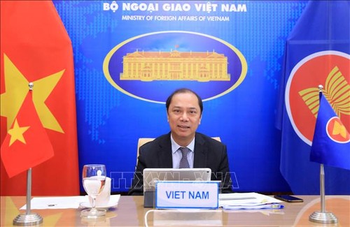 Vietnam participa en la conferencia virtual de altos funcionarios Asean-India - ảnh 1