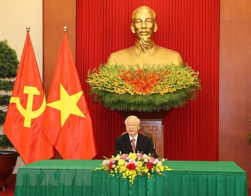Líder del Partido Comunista de Vietnam sostiene conversación telefónica con presidente cubano - ảnh 1