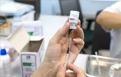 Japón considera proporcionar vacunas anticovid-19 a Vietnam - ảnh 1