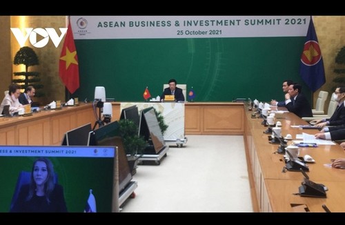 Vicepremier vietnamita interviene en la Cumbre de Inversiones y Negocios de la ASEAN 2021 - ảnh 1