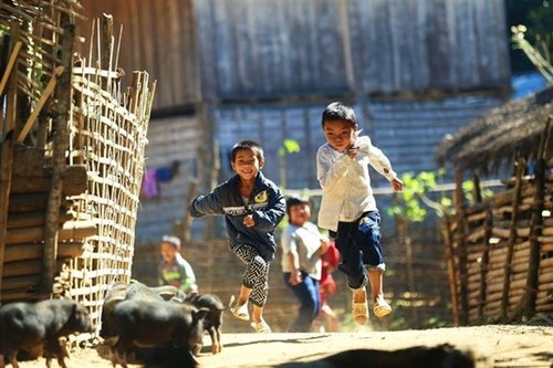 Celebran el Día Mundial del Niño en Vietnam - ảnh 1