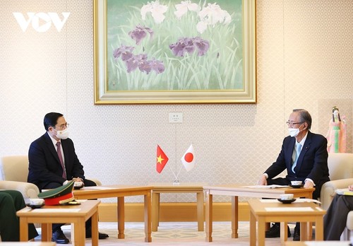 Primer ministro de Vietnam se reúne con altos dirigentes de Japón   - ảnh 2
