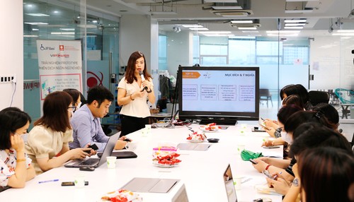 Lanzan programa de votación de las 10 empresas vietnamitas líderes de informática - ảnh 1