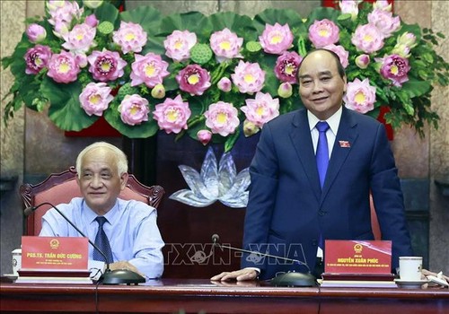 Presidente vietnamita recibe a una delegación de la Asociación Nacional de Ciencias Históricas - ảnh 1