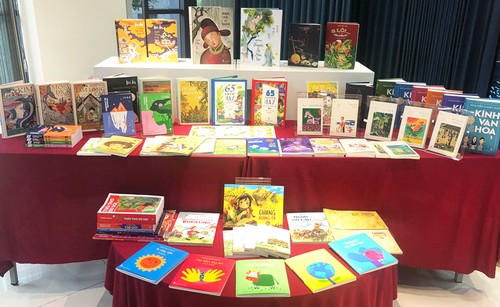 Las editoriales vietnamitas publican libros para el público infantil en verano - ảnh 2
