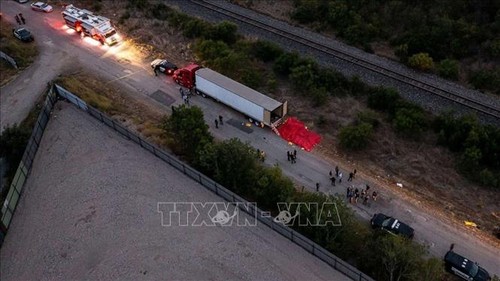 Dos mexicanos acusados por la muerte de migrantes en Texas - ảnh 1