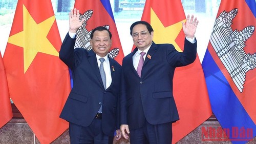 Premier vietnamita se reúne con el presidente del Senado camboyano - ảnh 1