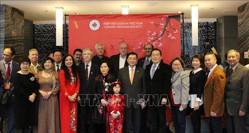 Vietnamitas en Canadá celebran el Año Nuevo Lunar 2023 - ảnh 1