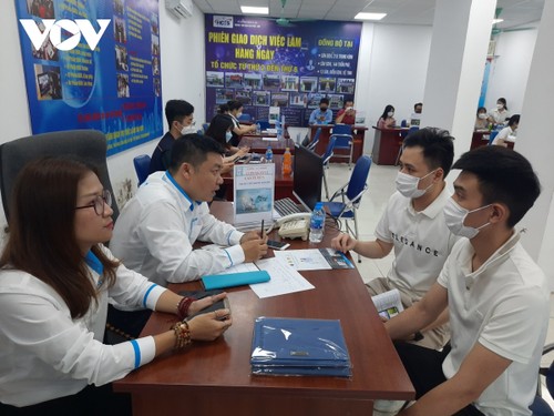 Hanói necesitará contratar más de 100 mil trabajadores en primer trimestre de 2023 - ảnh 1