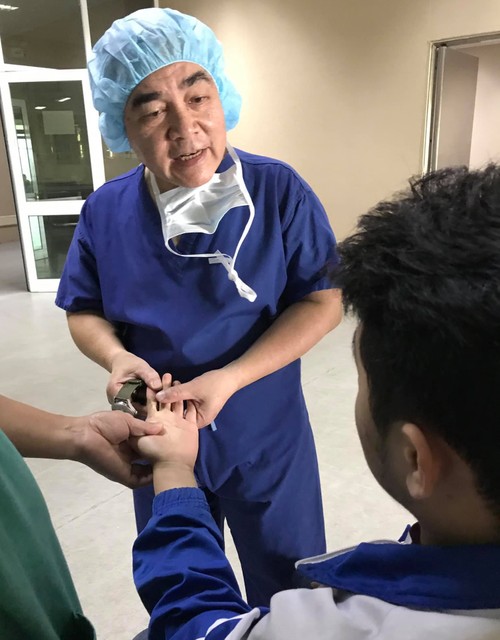 Ngo Van Toan, la mano de oro de la ortopedia y traumatología de Vietnam - ảnh 1