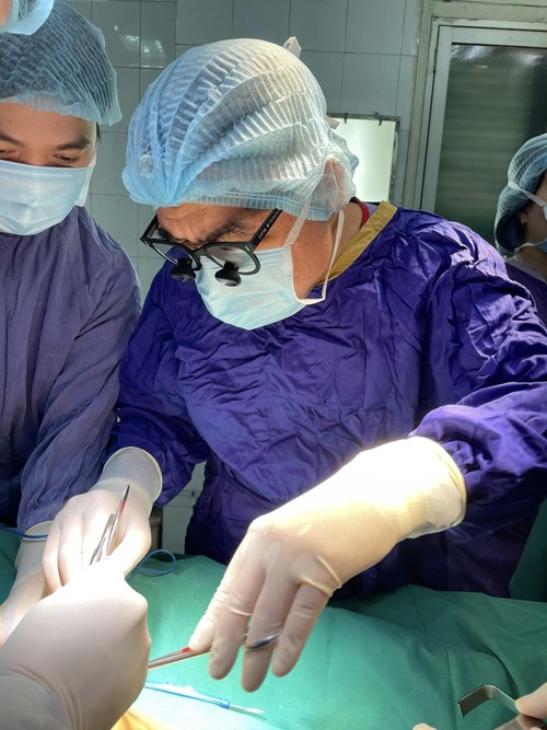 Ngo Van Toan, la mano de oro de la ortopedia y traumatología de Vietnam - ảnh 3