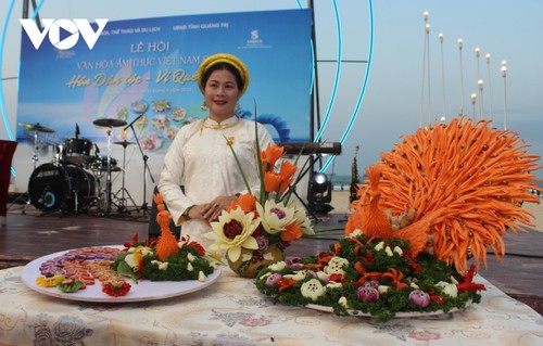 Efectúan una gran gama de festivales atractivos en diferentes localidades vietnamitas - ảnh 2