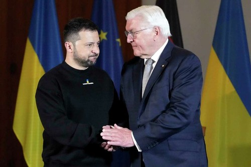  Presidente de Ucrania visita Francia - ảnh 1