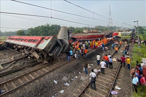 Vietnam envía condolencias a la India por grave accidente ferroviario - ảnh 1