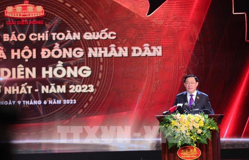 Prensa revolucionaria vietnamita acompaña al país - ảnh 1