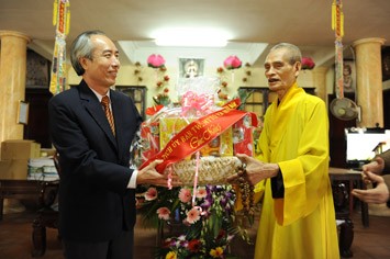 Actividades conmemorativas al Día de Nacimiento del Buda en Vietnam - ảnh 1
