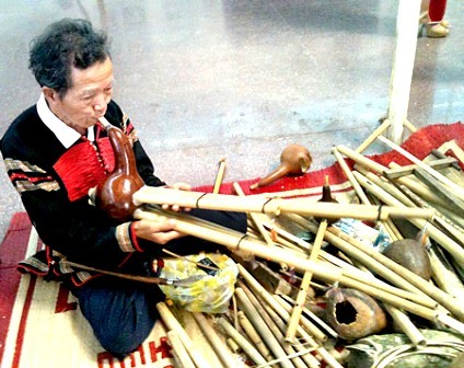 Artesano Ama H´Loan, protector de instrumentos musicales de Tay Nguyen - ảnh 1
