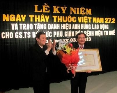 Presidente vietnamita visita Hospital central de Hue - ảnh 1