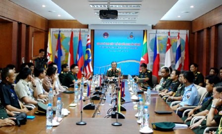Primer encuentro de intercambio de jóvenes oficiales de ASEAN - ảnh 1