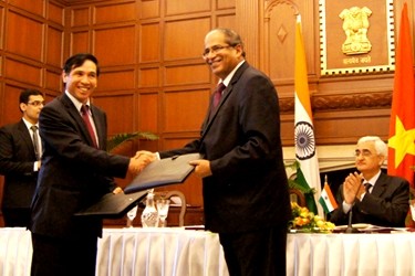 Vietnam e India concretan voluntad de afianzar relaciones en economía y comercio - ảnh 2