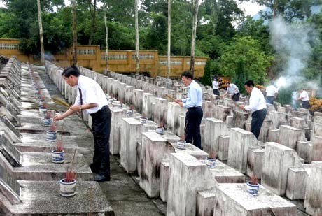 Enaltecedoras actividades conmemorativas al Día de los Mártires y Mutilados de Vietnam - ảnh 2