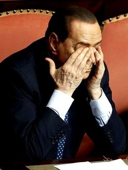 Italia prohíbe participación de Berlusconi en órganos públicos - ảnh 1