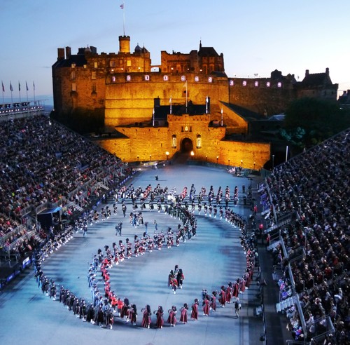 Scottish Royal Military Tattoo – iconic and spectacular - ảnh 2