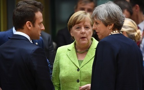 UK, French, German leaders hold telephone talk on Iran nuclear  - ảnh 1